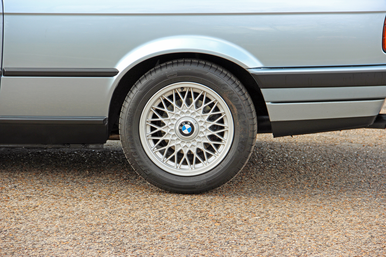 BMW 325i Cabriolet (E30) – Image 45