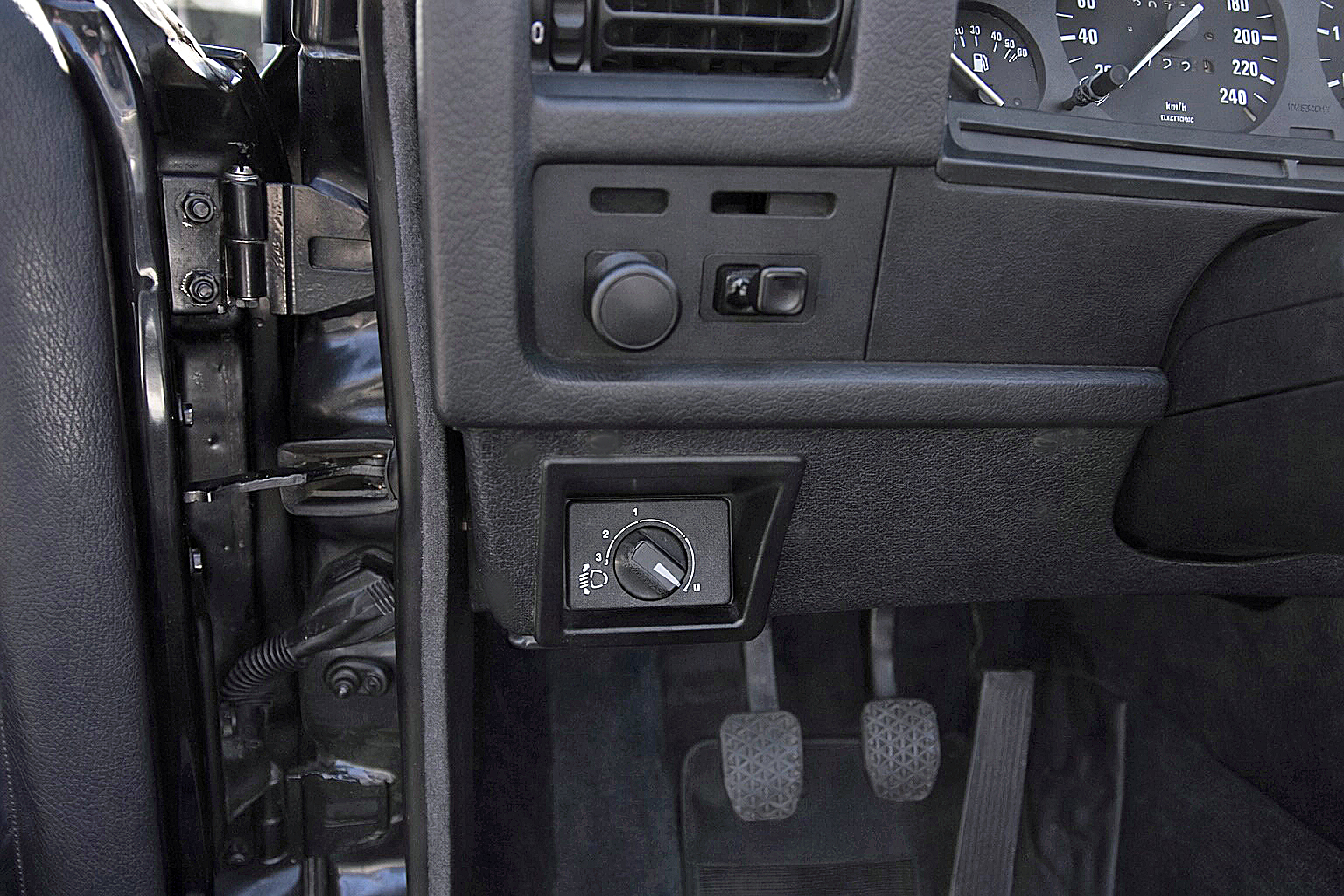 BMW 325i Cabriolet (E30) – Image 36